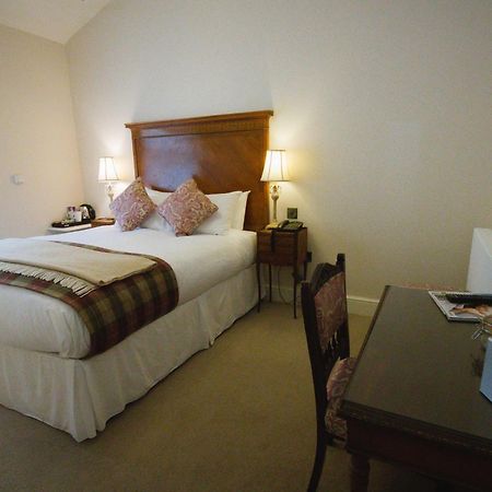 The Falcon Hotel Uppingham Exterior photo